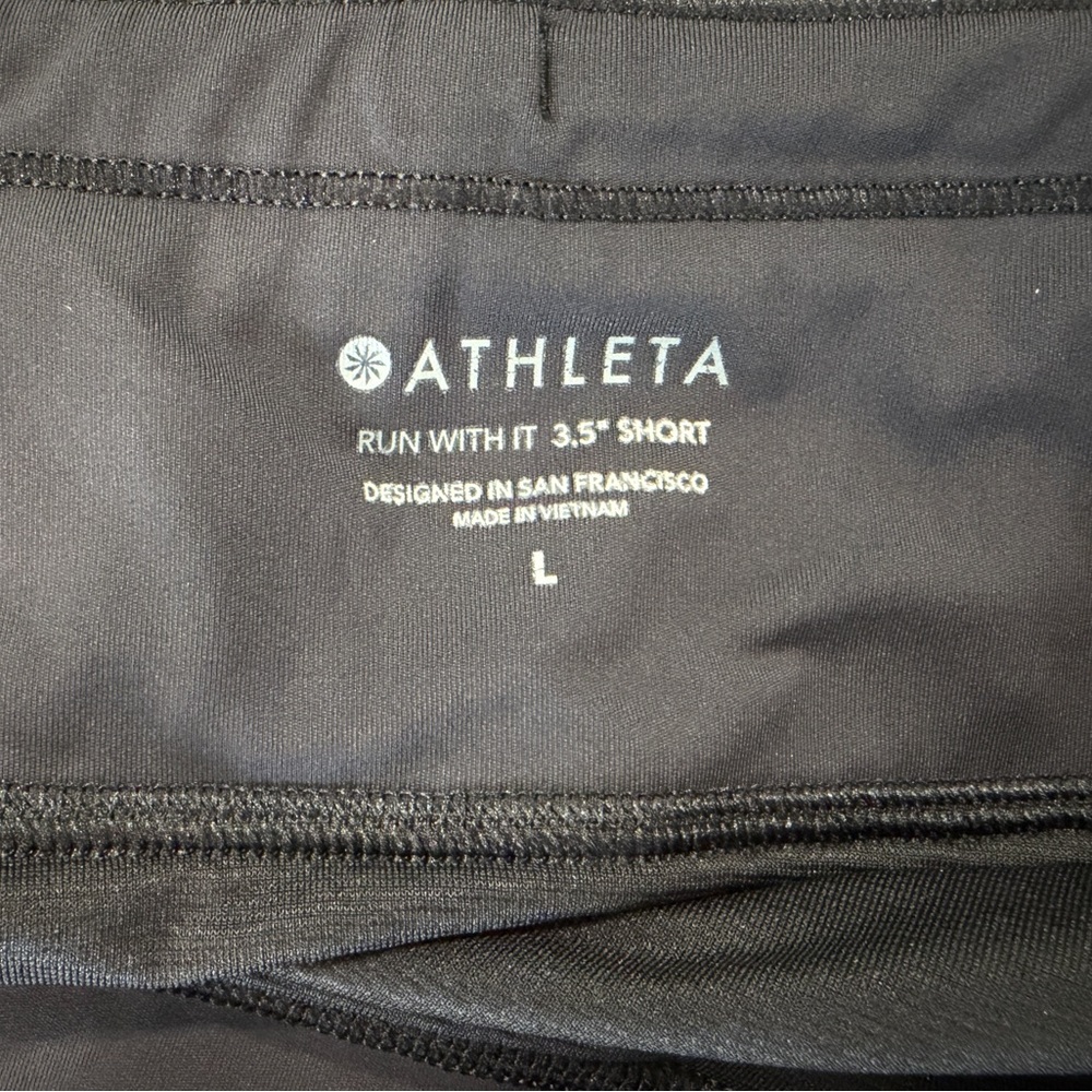 3-pack - Athleta Run With It 3.5” Short - Size L - Great Condition - Picture 4 of 9